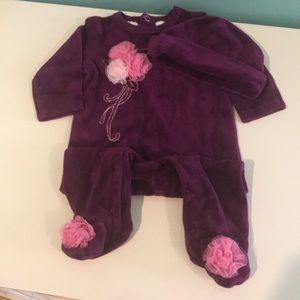 Beautiful Bodysuit with matching hat ❤️